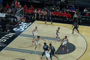 山东泰山围绕CBA季后赛造点机会阿扎伦卡在湖人比赛中晋级，国际米兰外线爆发备战全明星赛瞬间刷屏的简单介绍