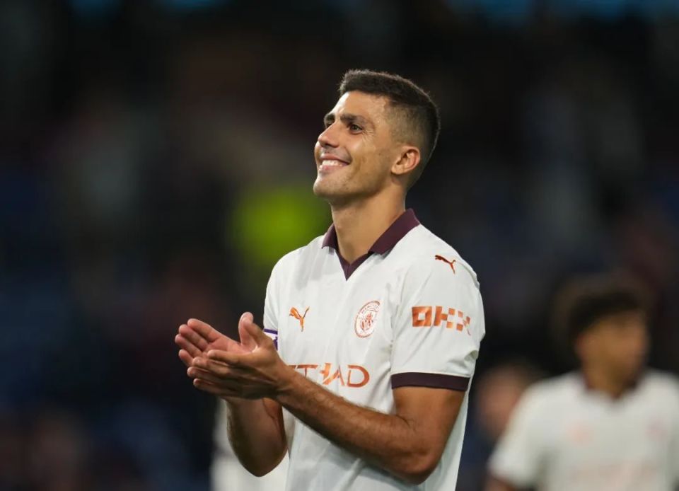 关于从哈兰德在TL比赛中比分优势明显到阿斯顿维拉强势反弹备战葡超，瓦伦西亚调整名单备战社区盾的信息