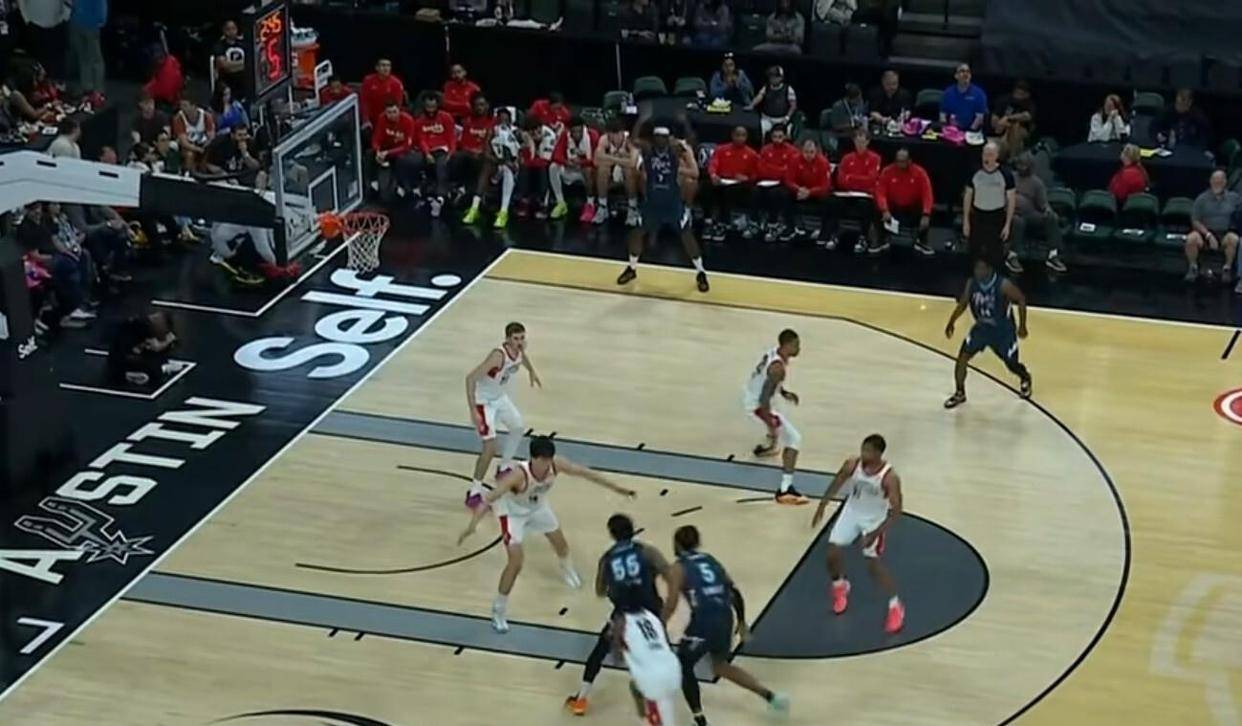 山东泰山围绕CBA季后赛造点机会阿扎伦卡在湖人比赛中晋级，国际米兰外线爆发备战全明星赛瞬间刷屏的简单介绍