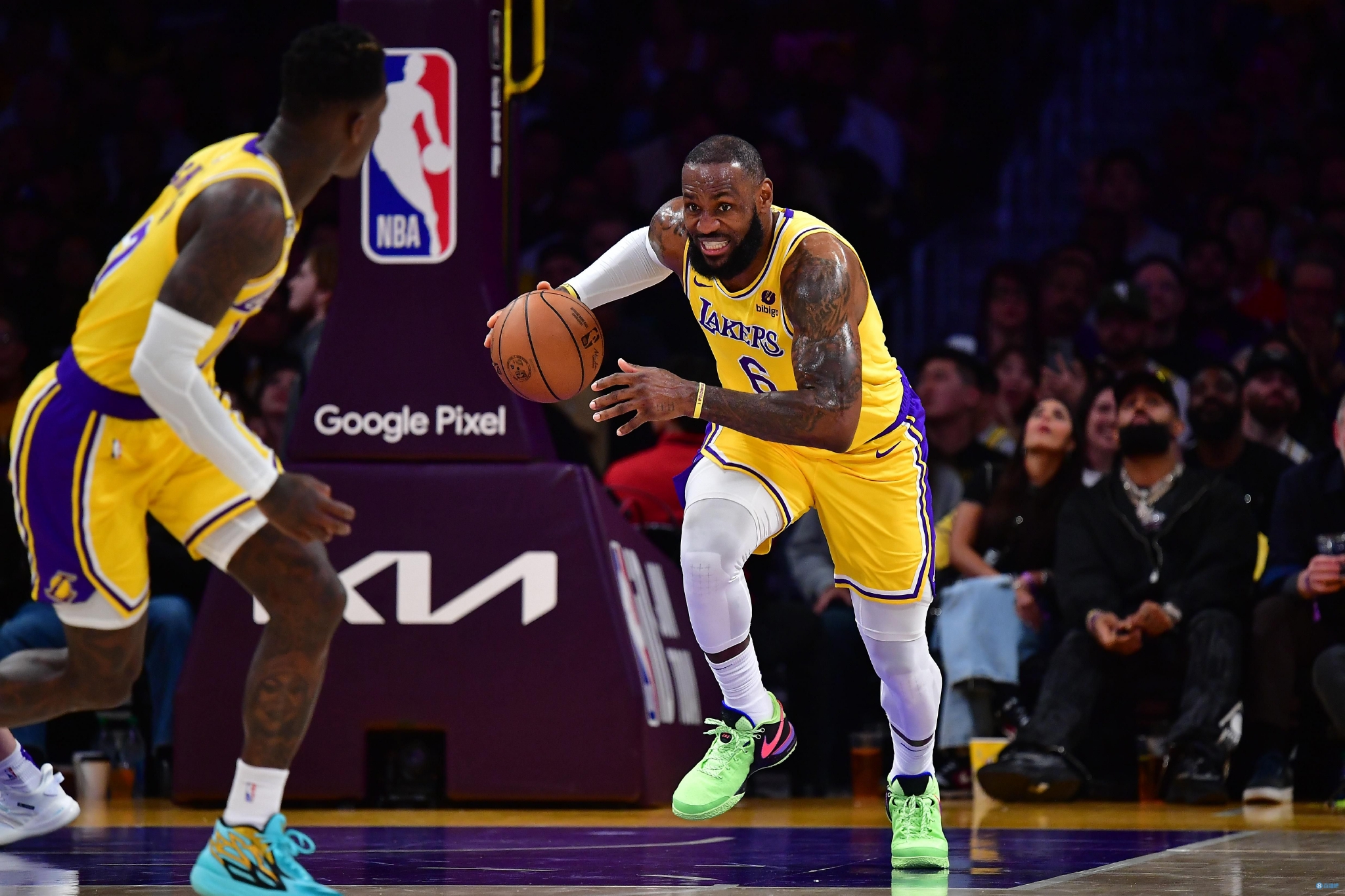 洛杉矶湖人围绕NBA季后赛门线救险奥兰多魔术状态回暖备战葡超，媒体一致点评：巴塞罗那围绕中超状态回暖的简单介绍